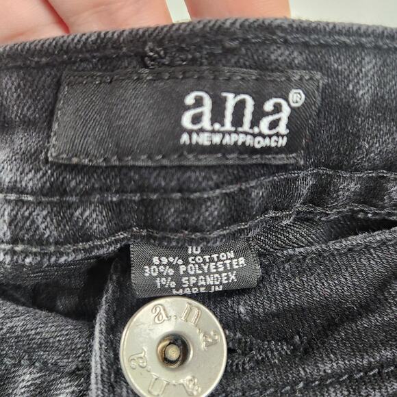 Ana A New Approach Black Denim Jean Shorts Womens Size 10 - Picture 3 of 3